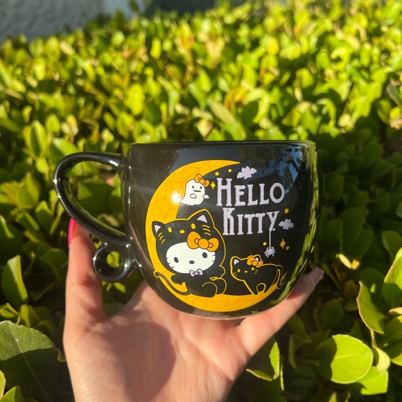 Hello kitty halloween - Picture 2 of 2